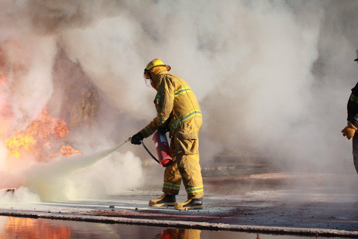 ECCC_GovNL's tweet photo. Our province is fortunate to have thousands of committed volunteer and career firefighters who care deeply about their communities. Your dedication knows no bounds. 👏Thank you for all you do today and every day. #InternationalFirefightersDay #GovNL https://t.co/EJ9wuusvgZ