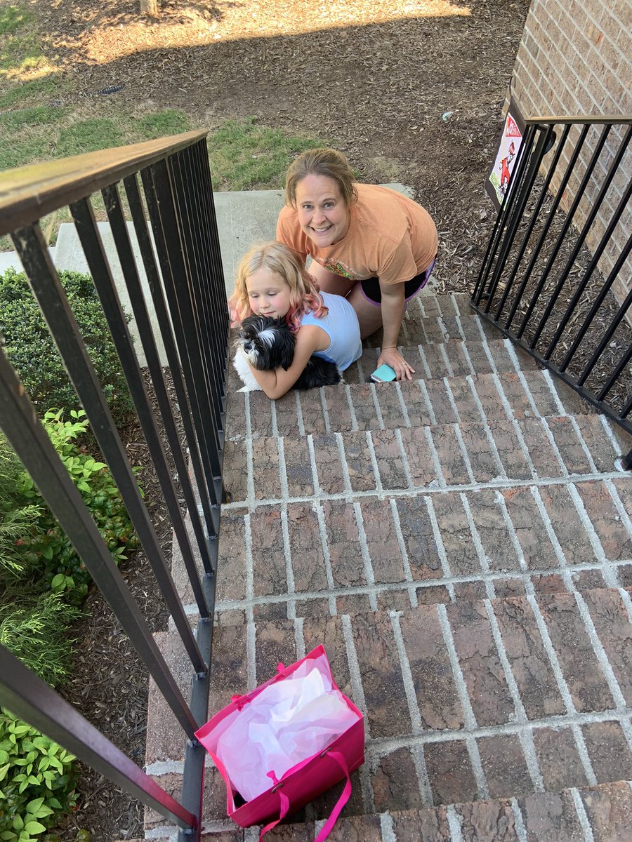 pbdredconfetti's tweet photo. It’s an awesome day when one of your students and moms deliver a teacher appreciation gift to your door! ❤️. We were social distancing! 🤗. #baucomfamily. @MsFields_Baucom @PrincipalBrian  @cfhuffman13 @CIRRmom @baucomes https://t.co/Rmn1DGe1CH