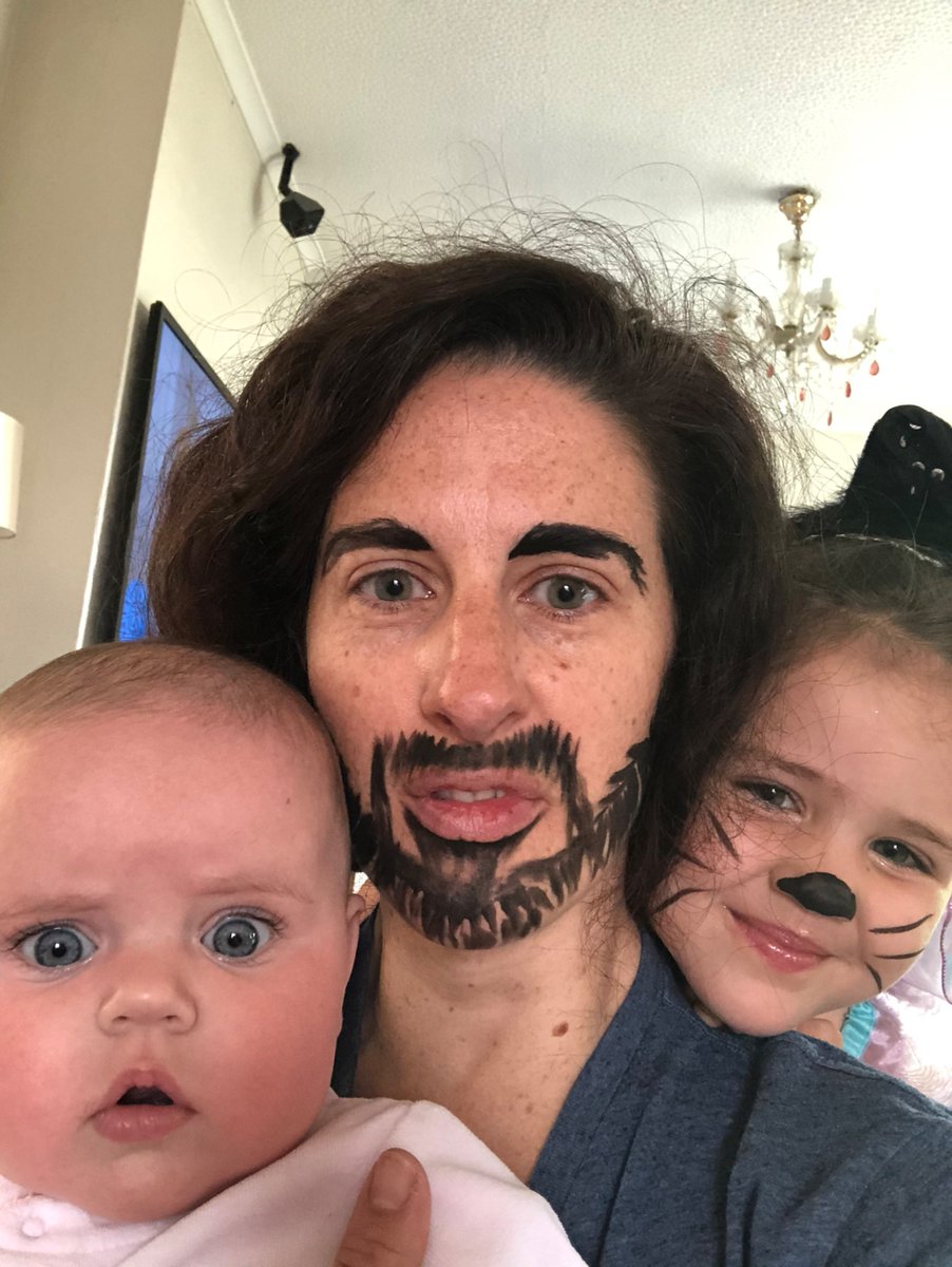 BebeFlynn's tweet photo. So I dress up as the man himself on #fancydressfriday and he’s papped at the weekend looking like me! I am sure of it 😉My children were terrified of me! #pewithjoewicks #thebodycoach #PEWithRosie https://t.co/ewvFXPwdmv