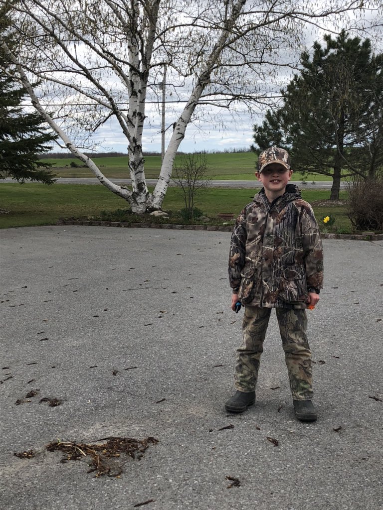 This Selby Star has been outside since 11am and hasn’t come in since then! (Even ate his lunch outside)... 240 minutes so far!... and I’ll have to drag him inside for dinner! #selbystaysactive <a href="/selbyschool/">Selby Public School</a> <a href="/MrHill_LDSB/">Mr Hill</a>