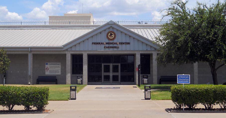 Another nonviolent drug crime that has led to death: Andrea Circle Bear, an incarcerated pregnant Native woman with a preexisting medical condition, has died shortly after giving birth on a ventilator. This is the War on Drugs in action. nyti.ms/2SMhDpt