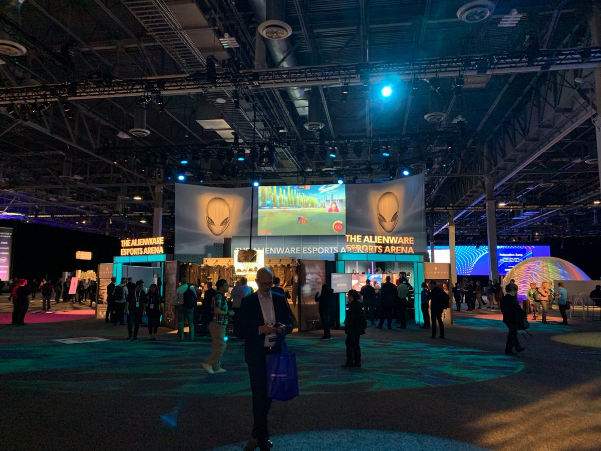 VDAinc's tweet photo. Last year at this time, our team had just completed the task of bringing #DellTechWorld 2019 to life. Today would have been opening day for @DellTechWorld 2020.Yesterday we had a ZOOM call with our Boston and Las Vegas team to commemorate what would have been ‘final focus’ night. https://t.co/KRsBG3DLDu