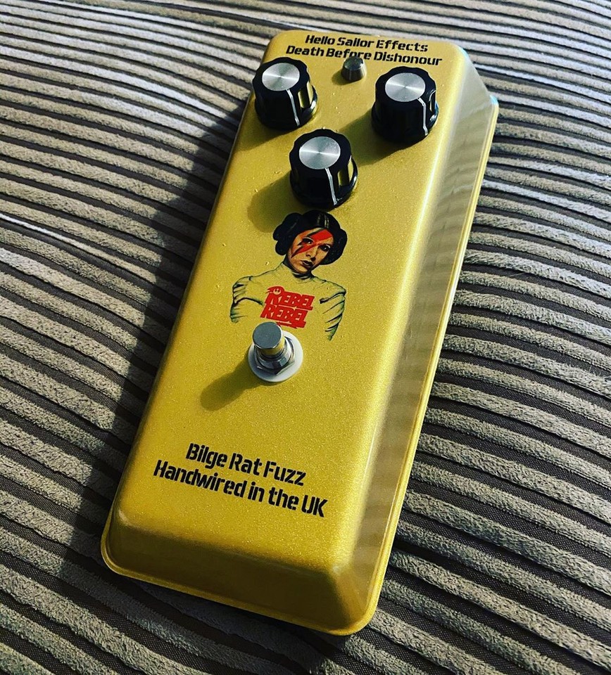 EffectsHello's tweet photo. #Repost @andybassist
...
Well hello!! This is the bilge rat fuzz from @hellosailoreffects and this enclosure is just awesome!! I mean look at that artwork!! Canโt wait to plug it in later!! #fuzz #fuzzpedals #tonebender #hellosailoreffects https://t.co/QXc95JPfEb