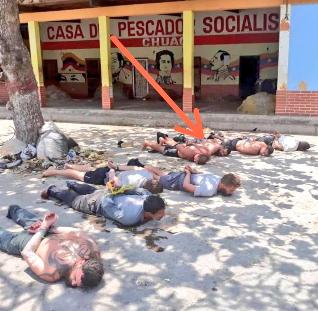 luisgonzaloprz's tweet photo. #ATENCION | Foto exclusiva: Confirmada la detención de Josnars Adolfo Baduel, hijo del Gral. Baduel. Fue capturado en las costas de Chuao, Edo. #Aragua junto a otros 7 hombre más. Todos participan en la #OperacionGedeon https://t.co/scwfCcoWkq