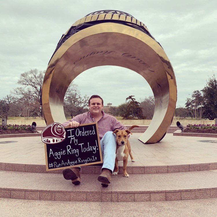 magicmichael__'s tweet image. Ring order day -&amp;gt; Graduation
Perry is still more photogenic than me