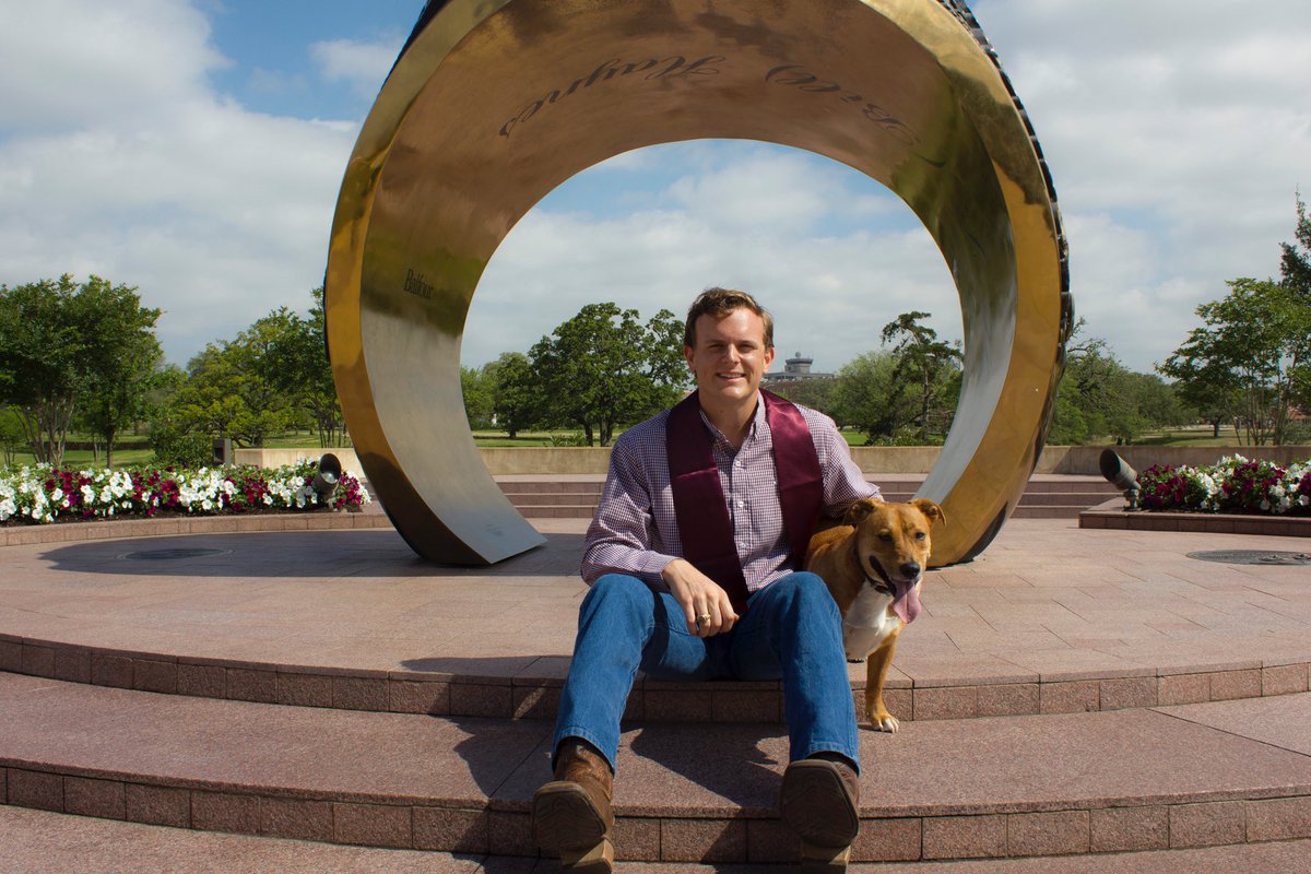 magicmichael__'s tweet image. Ring order day -&amp;gt; Graduation
Perry is still more photogenic than me