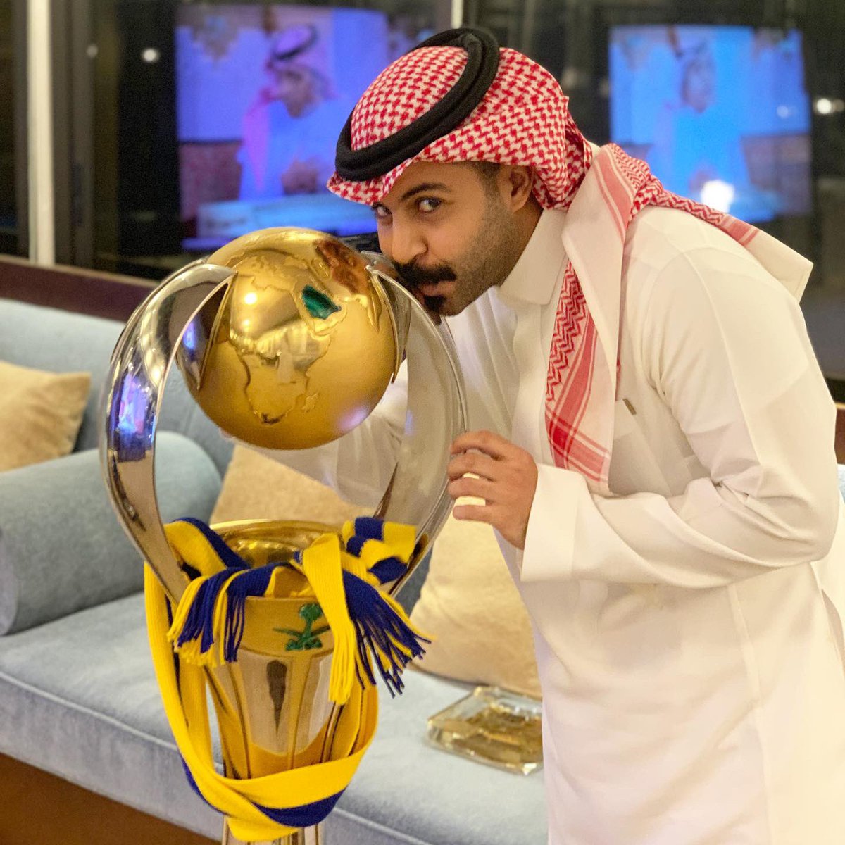 ومرت سنة..
 والشوق باقي ما انمحى ✨💛
<a href="/SSuwailm/">سعود آل سويلم</a> 
<a href="/AlNassrFC/">نادي النصر السعودي</a>