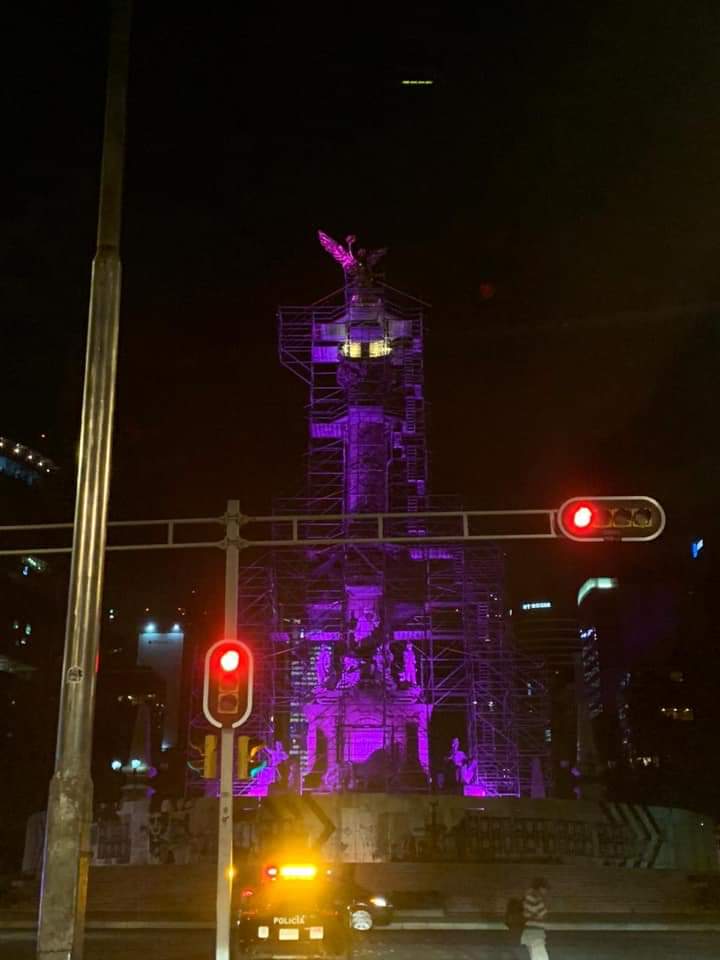 Donaji_Dom's tweet photo. Así se ven los monumentos en la #cdmx iluminados de morado 💜 por #diamundialdellupus #lupusworldday #LupusMonth gracias a la iniciativa de diferentes colectivos y el trabajo de la Dra. @martaligia43 #lupusatencionya por la visibilización de los pacientes con #lupus #mayo https://t.co/BOt8HcAtjf