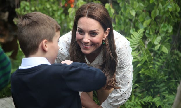 Good news, gardening fans: The Chelsea Flower Show , one of the Royal Family 's favourite events of the year, is going online due to the coronavirus pandemic. bit.ly/3b6p3tI