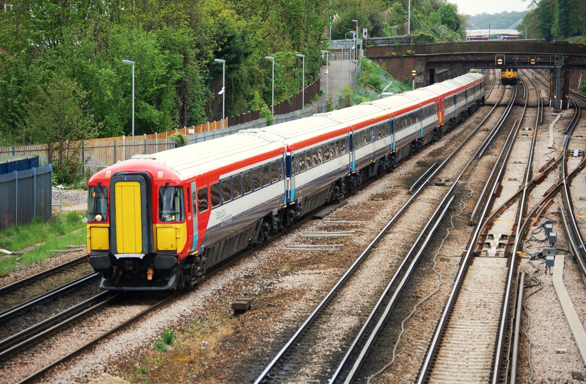 TheRealStavioni's tweet image. OTD in 2010, #GatwickExpress 442417 &amp;amp; 419, and 460001 at South Croydon..... Loved the 460 😎  #Class460 #Class442 #Rail #Railway #EMU