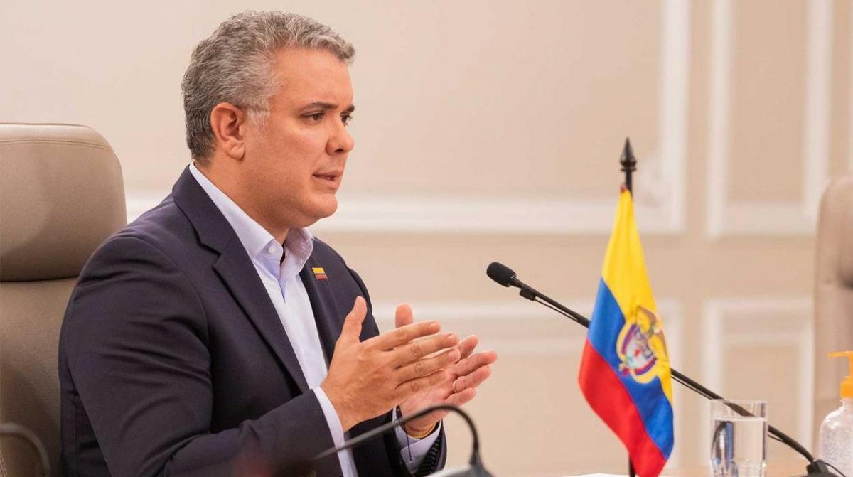 zonacero's tweet photo. Presidencia contrató a empresa por $3.350 millones, para mejorar imagen de Duque en redes
https://t.co/gVxaggJa13. https://t.co/Pf7EiYuGgV