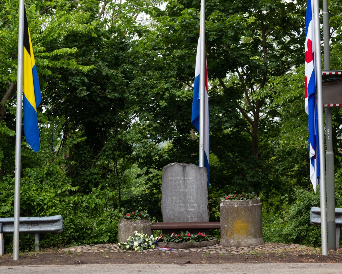 Vandaag zijn er bij verschillende oorlogsmonumenten in onze gemeente kransen of bloemen gelegd. Ook in deze coronatijd is het belangrijk om oorlogsslachtoffers te herdenken! 🙏🏼🇳🇱
