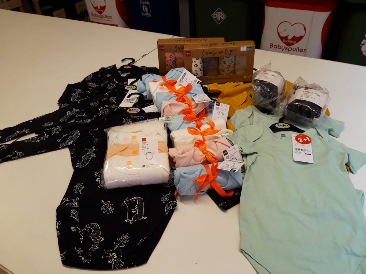 Geweldig om te zien dat onze #inzamelactie zo'n groot succes is. Bedankt voor het toesturen van alle pakketten met voor ons schaarse babyspullen!
Hopelijk kunnen onze inzamelpunten binnenkort weer open. 
Wil je ons voor die tijd helpen? --> stichtingbabyspullen.nl/inzamelactie/
#bedankt