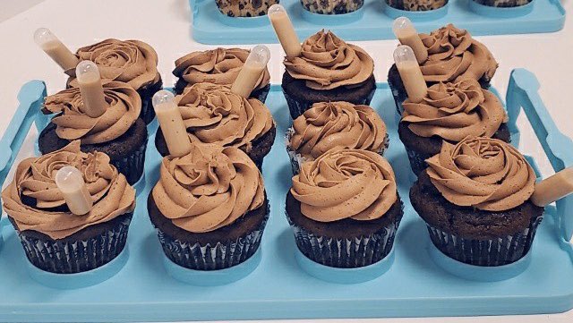 PinkzyC's tweet photo. ChocoBailey Cupcake 

#boozy #boozycupcakes #beautifulcupcakes #alcohol #alcoholic #cupcake #cinnamonwhiskey #cinnamonbun #yummy #baking #desert #dmme #bailey #chocolate #chocobailey #followme #share #cupcakes #pastelito #delicious #deliciouso #chocolatito https://t.co/v7kK85oczj