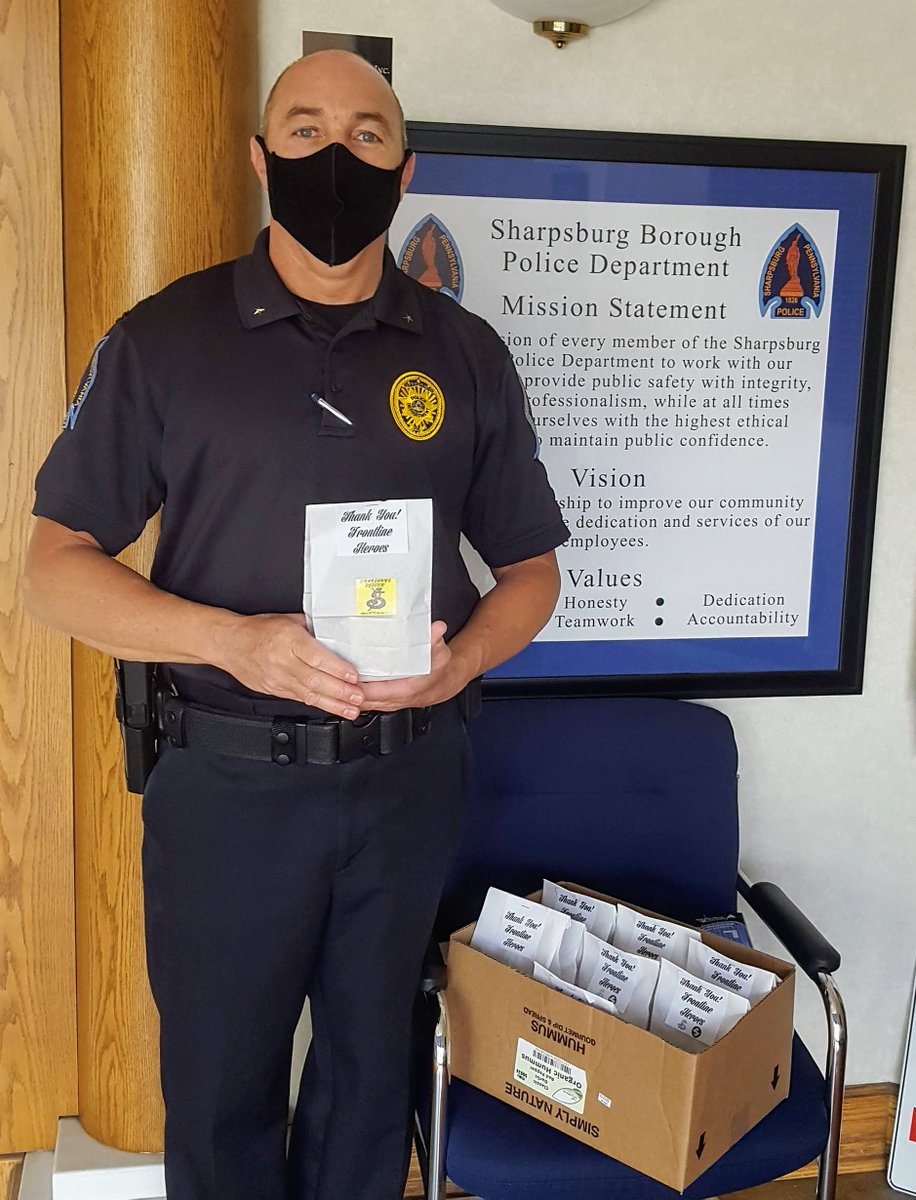 Stopped by the Sharpsburg Police Station today! Handed out some Frontline Heroes Gift Bags to Chief Tom and his team. justrightspice.com/frontline

#SnakeguysHeroes #FrontlineHero #FrontlineHeroes #JustRightSpice #SnakeguysPepper #SnakeguyPGH #AddaBitetoanyMeal #PghFamous #PghMade