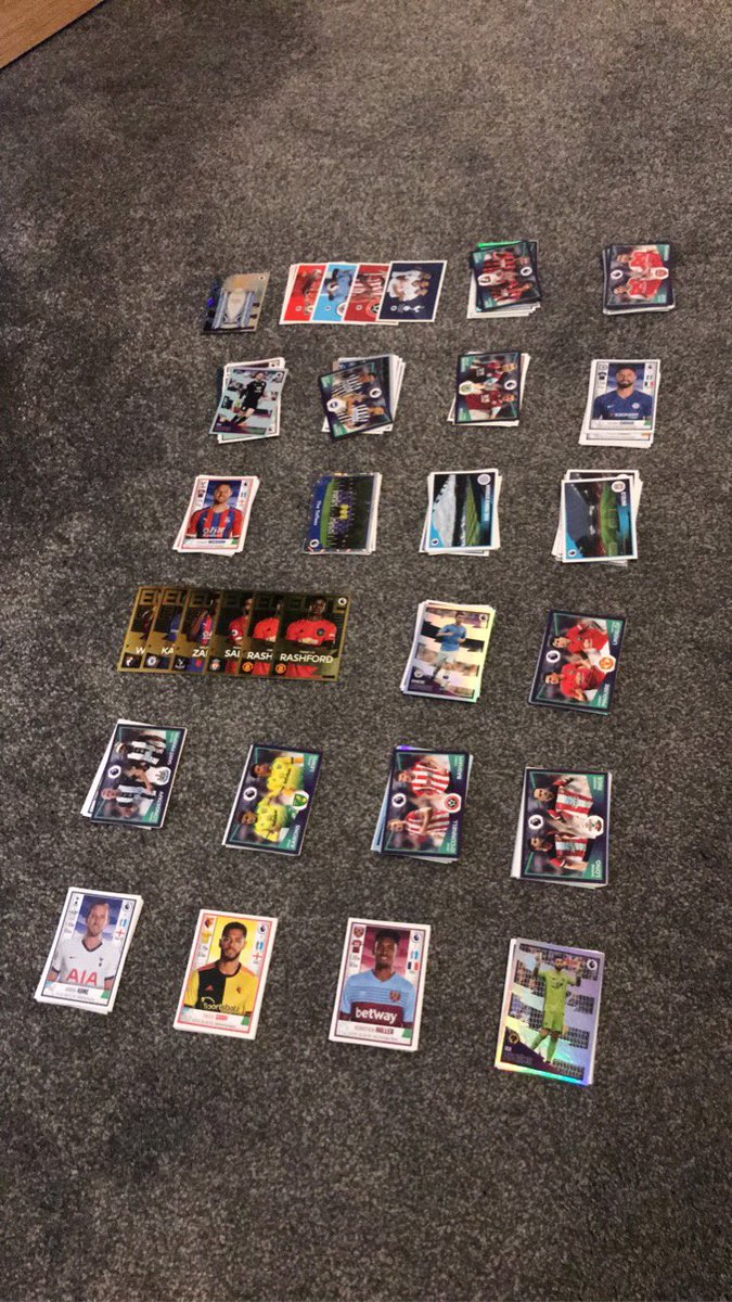 LiamFoulstone's tweet photo. What’s up guys! Over 200 trade pile!! The papers are the ones needed minus the ones with ticks, if you have any or are needing any yourself drop me a message! #GotGotNeed @swap_football  @OfficialPanini #trading #football https://t.co/YWbdjeOZlC