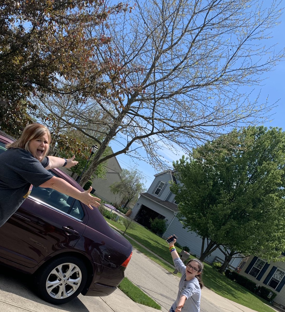 MrsDecker6's tweet photo. Aside from being a hard worker and a pleasure to have in class, Kenna is also incredibly kind! She has the biggest heart! Thank You Kenna for thinking of me today for teacher appreciation AND giving me a big air hug! @meshornets #MESRocks #wehavethebeststudents https://t.co/Yh5vRqRpRI