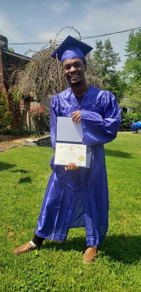 PathfinderJCPS's tweet photo. Diploma Monday is underway! Alajah Mercer and Tyrion Griffin got their’s today!!! Congratulations! @JCPSSuper @JCPSKY @JCPSAsstSuptHS https://t.co/RW3cFnGnY0