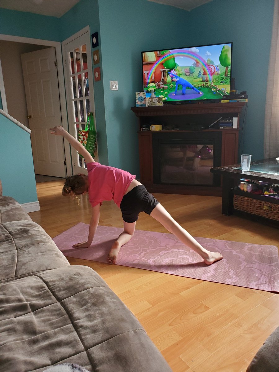 mritnire's tweet photo. Miss G has continued her daily yoga. Workout day @eastpointelem https://t.co/tS1OrLP6yq