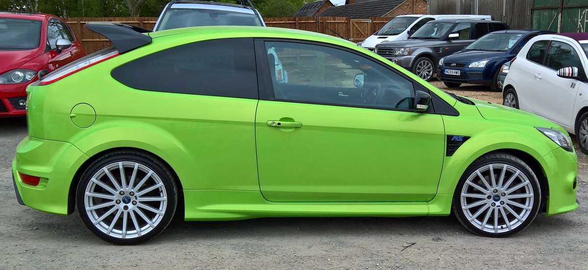 reeves607_paul's tweet photo. First pictures of my car taken 2 years ago to the day when I went to view it, fell in love with it there and then.
#RSFocus #FocusRS #FastFord #blueoval #performanceford #hothatch #mk2focusrs #mk2rsfocus #ultimategreen #5pot #RS #Ford. https://t.co/IEn602kkFc