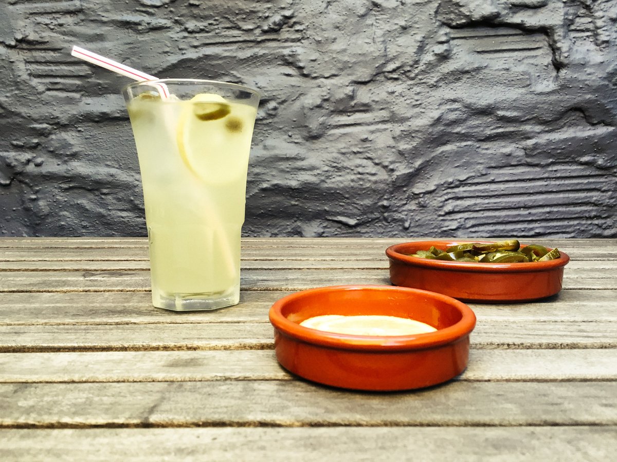 Jeffs_Garden's tweet photo. Did somebody say #MargaritaMonday? We'll take ours on the rocks with a  splash of tamed Jalapeño Peppers! If you've never tried it, you should! 

#margarita #recipe #jalapeñopeppers https://t.co/KxObmYLPST