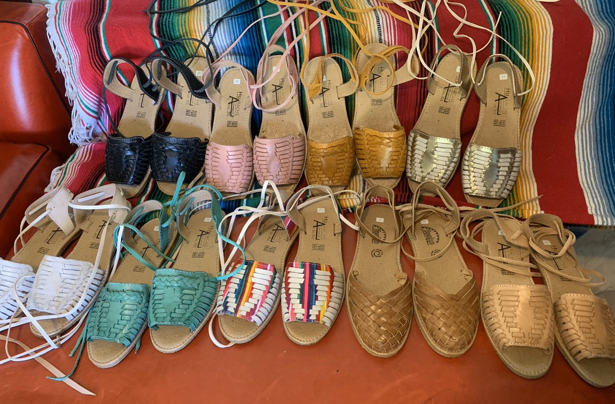 daisyychvz's tweet photo. Please share and support my moms shoes store! Mexican huaraches, clothes and accessories!! Boots &amp; Shoes 4 You 4207 W. Illinois Ave. #100 Dallas TX 75211 *follow on FB* https://t.co/yMXntw6lMc