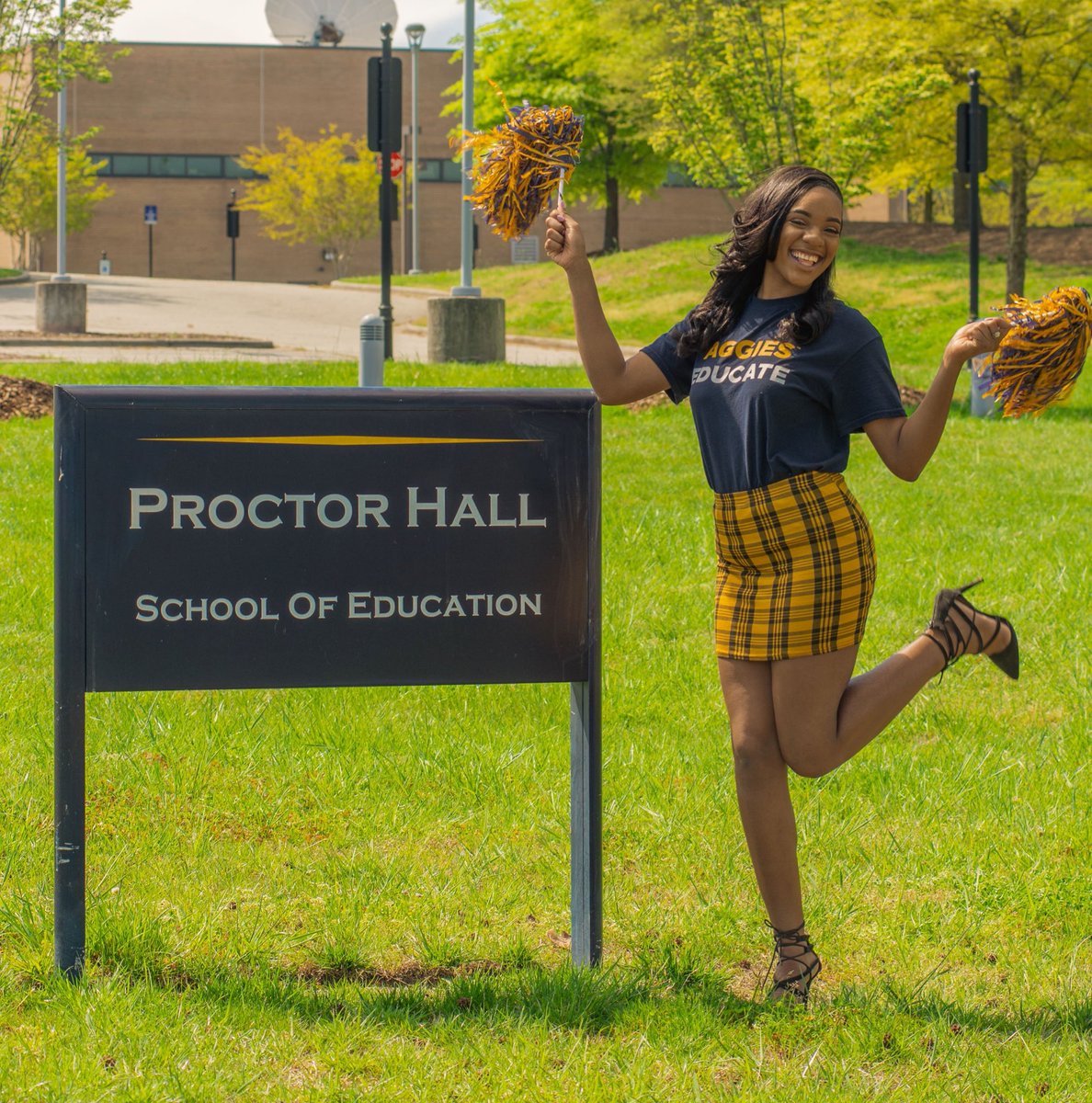 ilovenia_'s tweet photo. Imagine going through four years of undergrad and spending thousands of dollars, just to go back to elementary school 😂🍎. 

In a matter of months I’ll become someone’s first black teacher, fav teacher, the teacher that pushed them. This is all I needed.🎓
#NCAT #BlackEducator https://t.co/uzC9RIoRQ9
