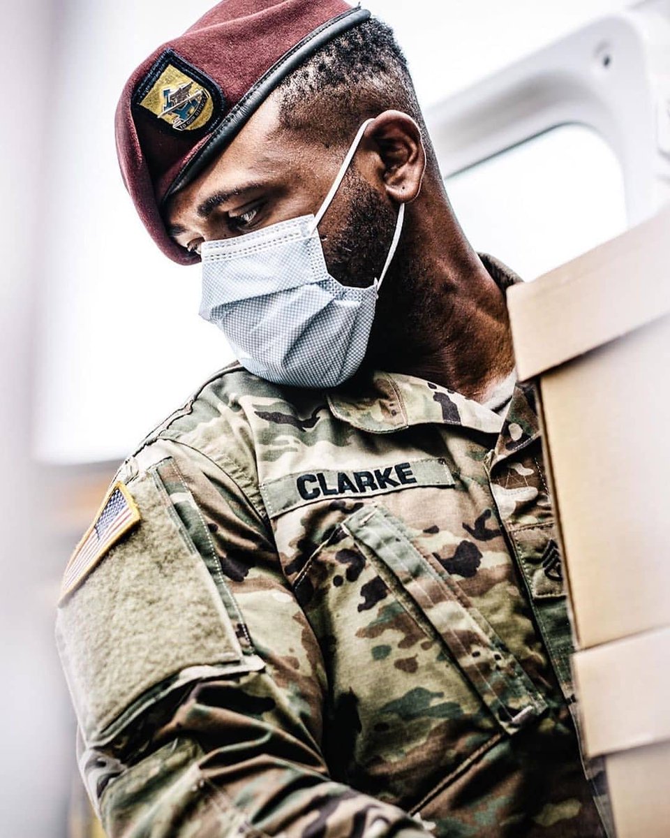 GoArmyMidwest's tweet photo. Ready to take on a new week, to handle challenges with determination to defeat our invisible enemy💪
#MondayMotivation #COVID19 #StayHome #HealthHeroes #GoArmyMidwest #USArmy #SocialDistancing https://t.co/UcnJvctBtk