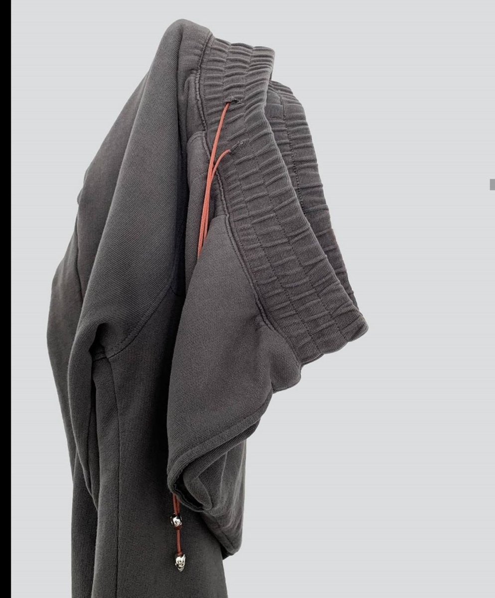 SILPACLOTHING's tweet photo. Dansul track bottoms | ŚILPA
https://t.co/nF4XvDSbxQ 

#fashionblog #fashion #lookbook #ootd  # tracksuit #jogger #designerwear #highendfashion #streetfashion #art #vogue #streetwear #womansfashion #womanswear #Mensfashion #menswear https://t.co/BLcqzl4lyl