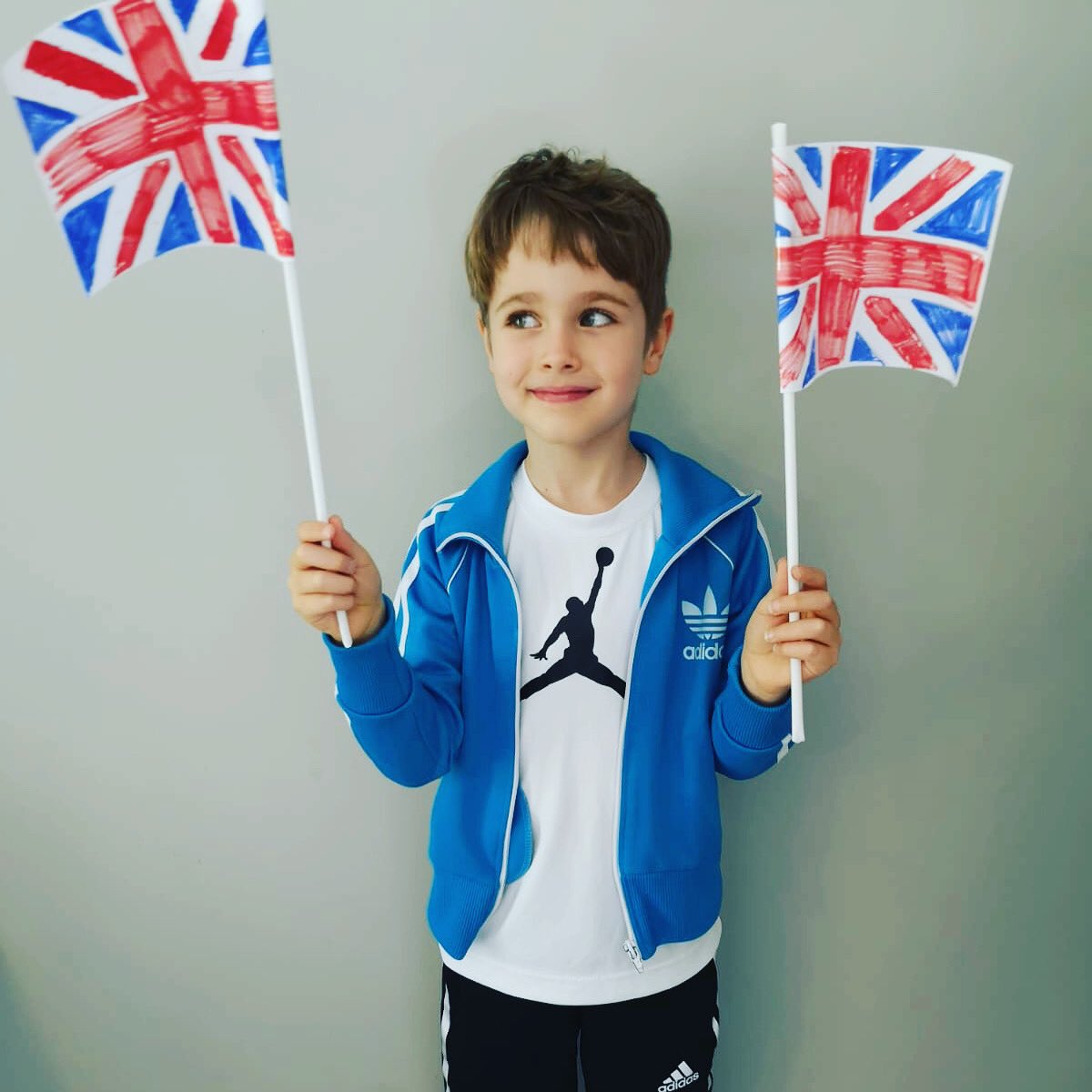 Are you planning a stay at home party to mark the 75th anniversary of VE Day? See our craft ideas and wartime recipes including how to make Union Jack flags and bunting prestonparkmuseum.co.uk/ve-day-stay-at…