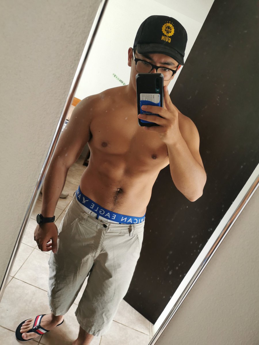 chinomacko's tweet photo. Semana 2 #1000repschallenge:
- 4363 calorías quemadas (8924 calorías en total)
- Sigo odiando los burpees, pero ahora odio más los Pull Ups
- Llego a copa doble A 😂
- Oficialmente estamos color canela pasión
- Fun fact: no estoy haciendo dieta, y así estamos 🤙🏽 https://t.co/tIp2Lm15cj