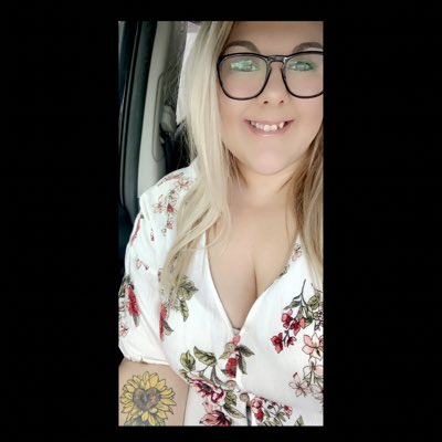 candice_rand's tweet photo. #NewProfilePic https://t.co/b8hzKcZPQz