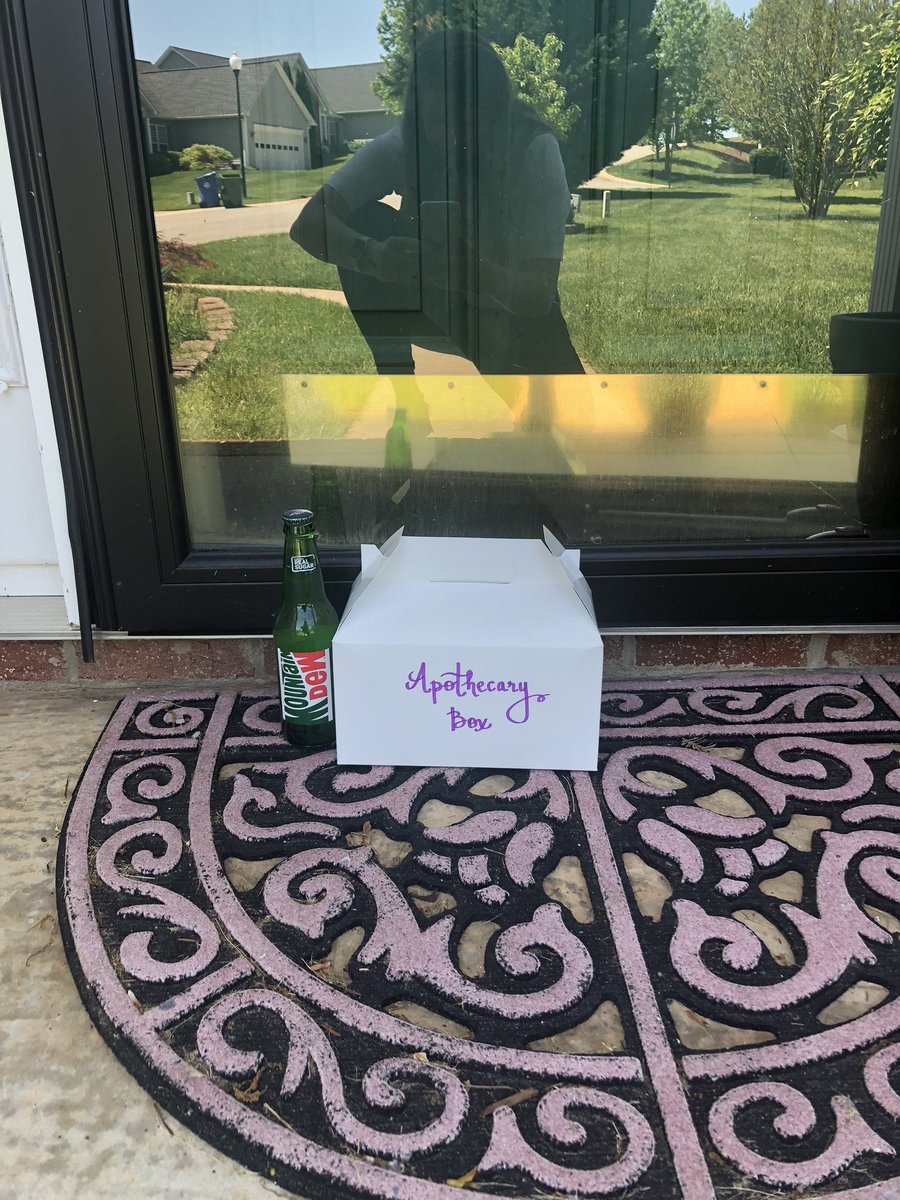 fitzwhit's tweet photo. Dropping off some Apothecary Packages for teacher appreciation. Apple Valley Teachers we miss you! 💜💛@avmsKnights https://t.co/c5F11Zhwie