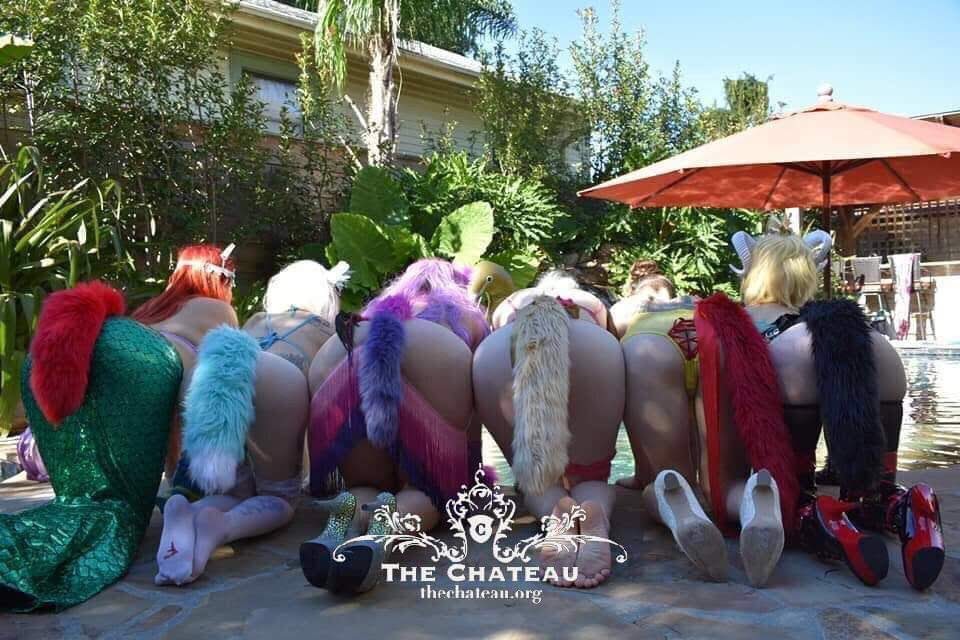 MollyMayhem14's tweet photo. I really enjoyed putting together this #DisneyPrincess shoot for @isibellaschateau and that #bowsette joined us also!
You can see all these cute photos under the #kittenplay tier on patreon
Link in bio
#disneycosplay #disneycharacters #Disney #disneycatgirl #lewddisney #fetish https://t.co/0tzApPOoYv