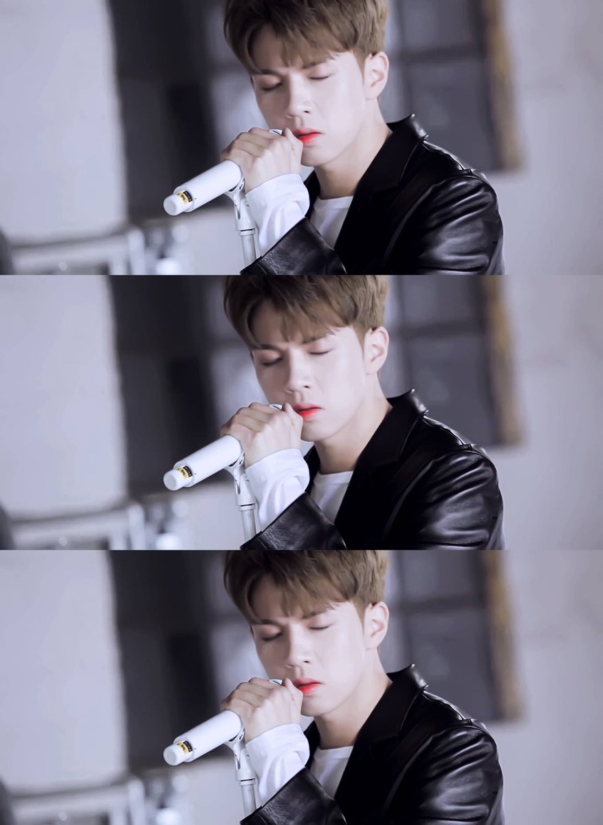 JHSF93's tweet photo. 🎤🎵💕

#NFlying #엔플라잉 #YooHweSeung #유회승 #승구 https://t.co/BE4gSHu7Gr