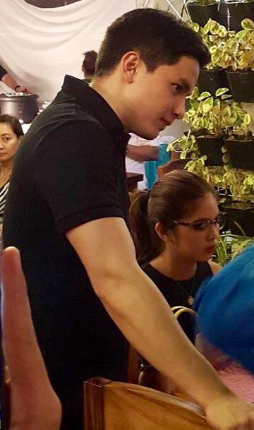 (11)  #ALDUBxADNKSEncore

I’ll be sharing random ALDUB/Maine/Alden photos from my camera roll. 

*Credits to the owners of the photos