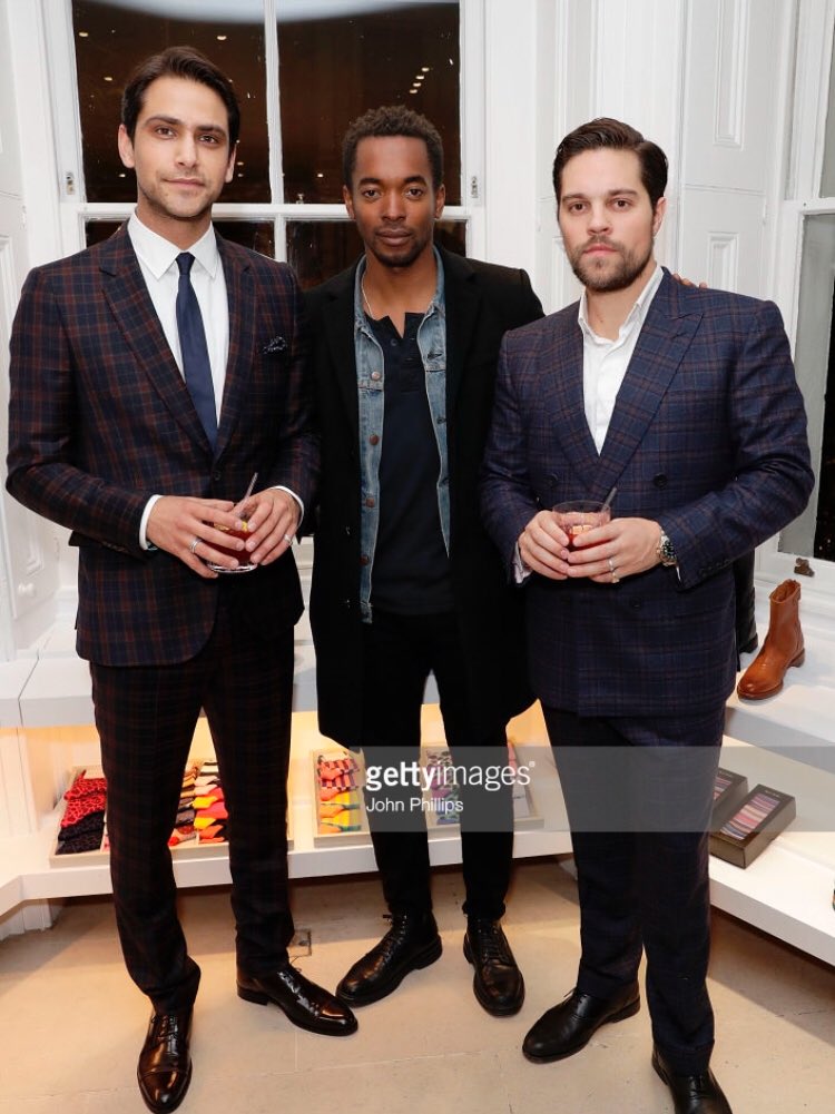JuttaFreudig's tweet photo. #MusketeersEurope #LukePasqualino #lucapasqualino Paul Smith Gentlemans Journal Bespoke Event #London November 1st 2017 😍 (the day after #ElvisHarte died in #OurGirl S3ep4 #NepalTour 😢) with friends #AlexPotter #AkiOmoshaybi #EdSpeleers #LoveBite #TuesdayTreat https://t.co/1u2m533N24