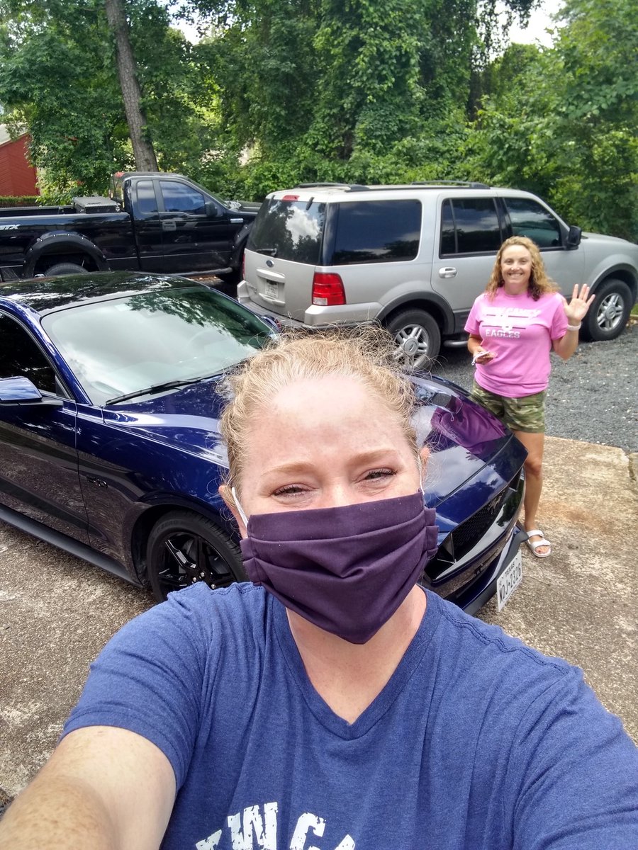 MadameGourault's tweet photo. It was so good to get out and see some of our amazing @NewCaneyHS teachers today! Thank you for all that you invest in our students especially during this time! #operationcookiedrop https://t.co/HdAZq1PQzN