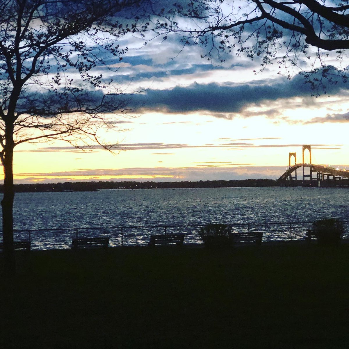 Maryjf90's tweet photo. ”One day, you'll look , to see I've gone. 
For tomorrow may rain, so  I'll follow the sun.”- The Beatles  . #Followthesun #oceandrive #batterypark #newportri #saltyair https://t.co/R0CJlRFQlb