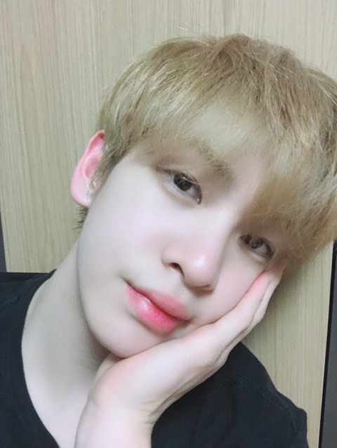 Cravity_Ecuador's tweet photo. ♡ ALLEN Fancafe actualización ♡
 2020.05.05

Buenas noches a todos ~
Ayer (lunes) yo/nosotros no estábamos en el programa de música
Estoy aquí por si me extrañas mucho ^ 3 ^ "

Cravity Ecuador

#Cravity #크래비티 #CravityDebut #HIDEOUT
#REMEMBER_WHO_WE_ARE #BREAK_ALL_THE_RULES https://t.co/RNzn0dae6D