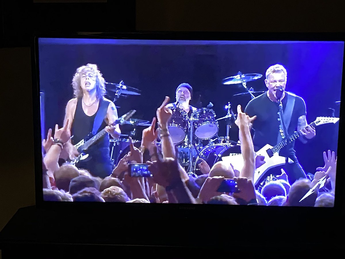 evilottos's tweet image. #MetallicaMondays pretty fucking cool. @Metallica #YouTube