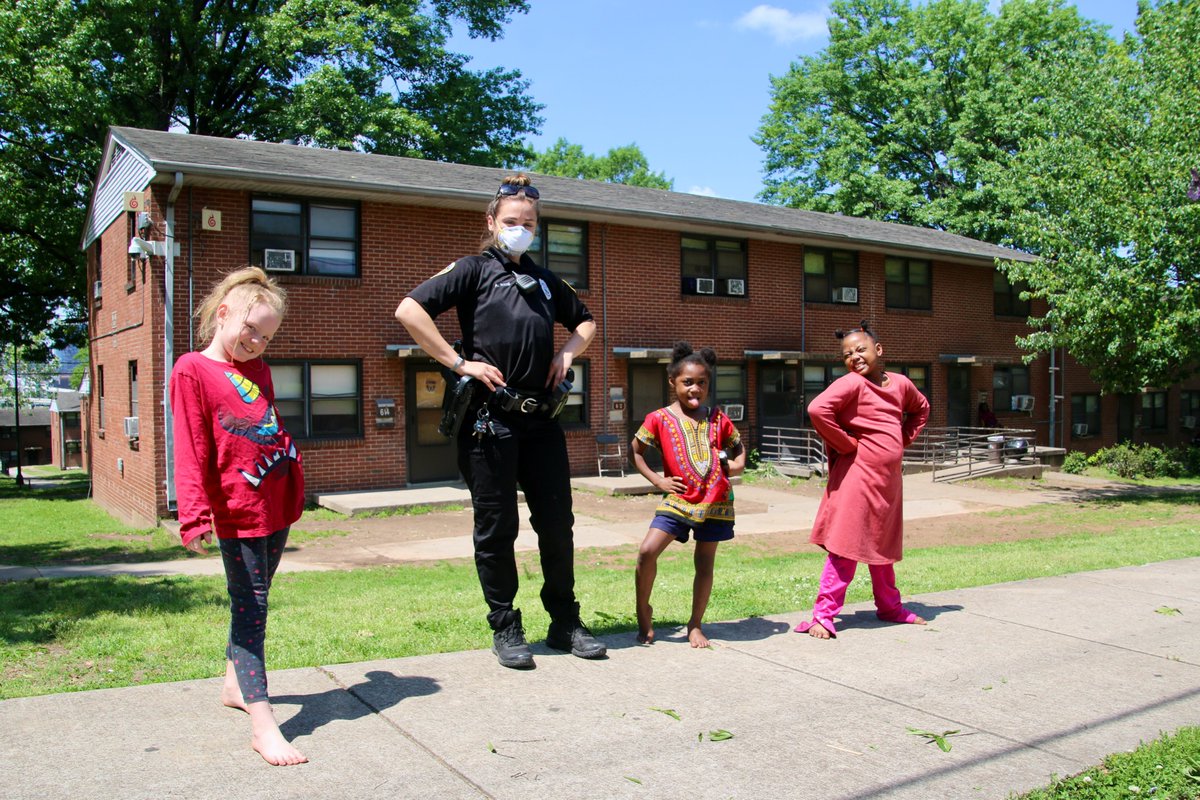 MNPDNashville's tweet photo. The partnership between our East Precinct community engagement officers &amp; residents of Cayce Place continue to pay dividends. Thru April, compared to the 1st 4 months of 2019, overall crime is down 24%; violent crime down 60%. Relationships with young residents are a main focus. https://t.co/d909NrdpBp