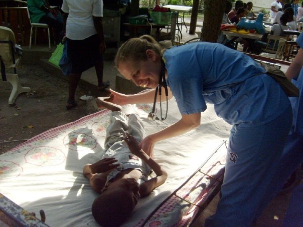 LevineCancer's tweet photo. Dr. Laura Musselwhite's first calling was helping address global health disparities in HIV &amp; ZIKA. She then helped put together LCI's response to COVID-19. Thanks to her grace &amp; guidance, cancer patients remain safe and well cared for. Her story airs tonight at 6 on @wcnc. https://t.co/DlFECsTZni