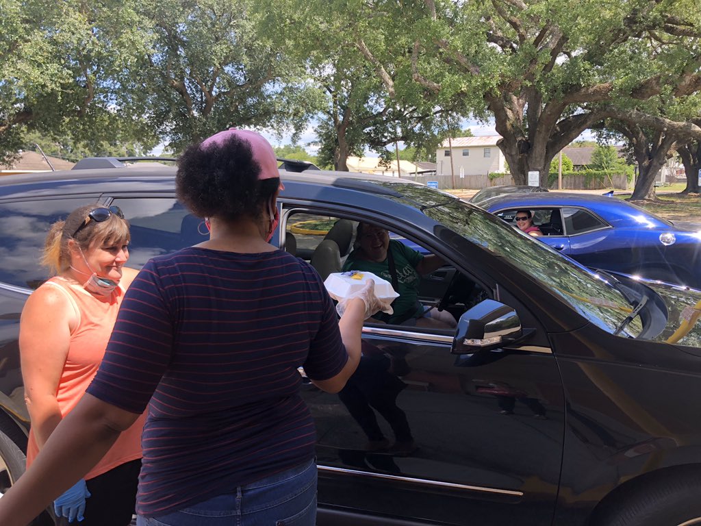 HESroadrunners's tweet photo. Welcome to Roadrunner Cafe! May we take your order? We had a great time running our teacher drive thru lunch line! They all received a great meal to go!  Taking the charge of honoring our teachers for their dedication, even through challenging times. Happy Teacher’s App. Week! https://t.co/h9EXoXsxEl
