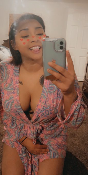 Hiya babes! How&rsquo;s your day? https://t.co/Fvda3OIkrS<a href="/tag/newprofilepic"class="tags"><span>#newprofilepic</span></a>