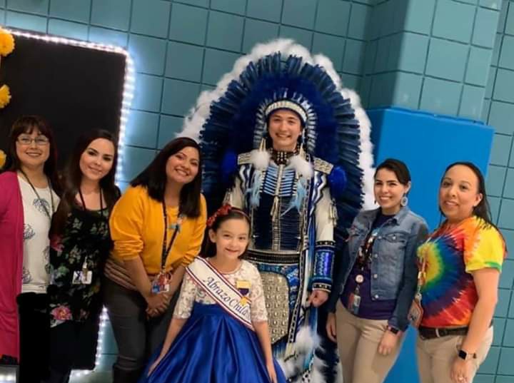 MsJRodriguez38's tweet photo. Happy #TeacherAppreciationWeek 
#DolphinFamily 🐬❤️😍
@LISDSanchezOcho https://t.co/dhNncme8qd