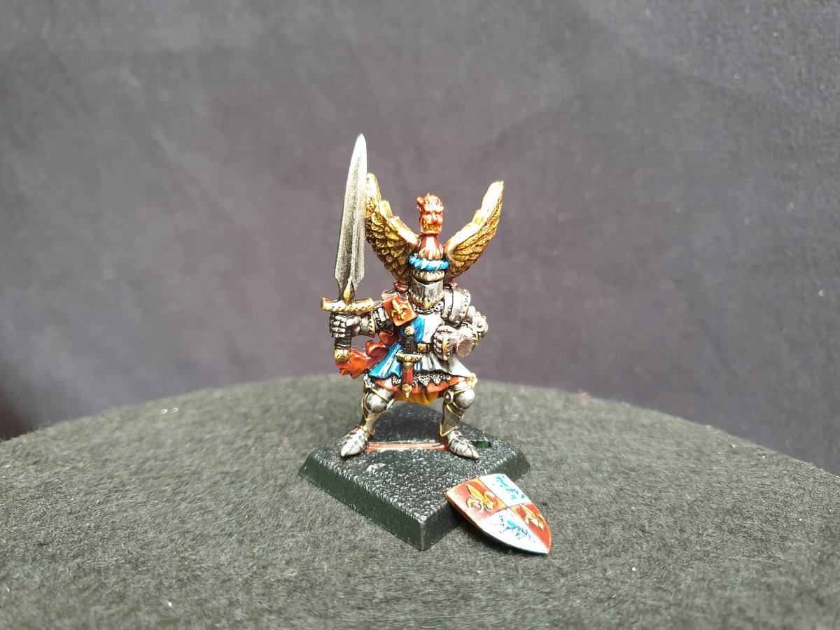 VicHadcroft's tweet photo. Last figure in warhammer quest commission is the Bretonnian Knight  ⚜🛡🗡

#WarhammerCommunity #warhammerquest #paintingwarhammer https://t.co/J1gz93TQ7y