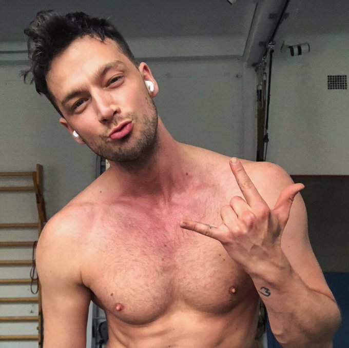 Keep POSITIVE! Even if it’s the last thing you do! ? #positie #gay #gym #goodvibes https://t.co/wOgQkyE1E8