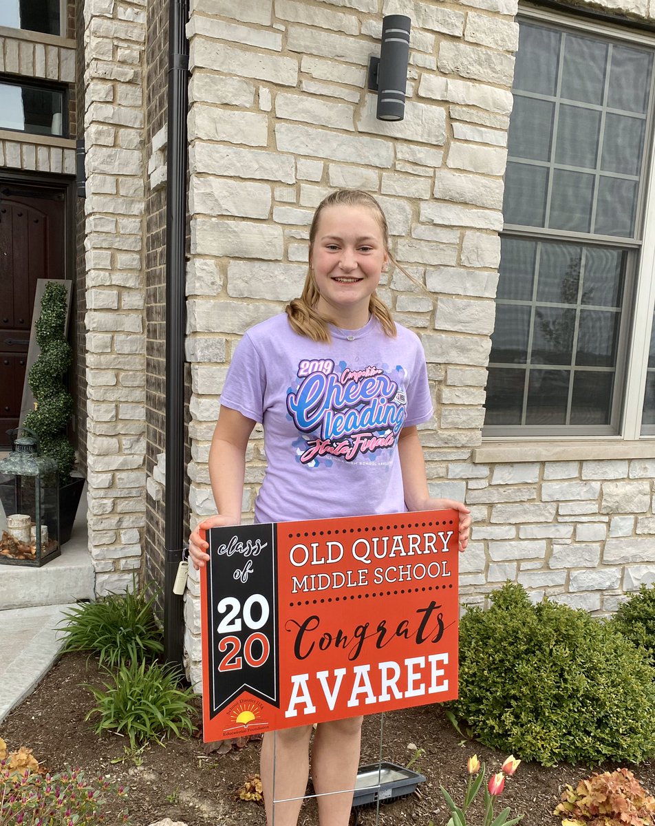 Happy girl! <a href="/AFT2024/">Avaree Taylor 💜🤍🐾</a> Thank you <a href="/OQMIDDLESCHOOL/">OQ Middle School</a> <a href="/joseph_sweeneyC/">Dr. Joe Sweeney</a> <a href="/CLetrich113/">Christy Letrich</a> <a href="/SD113a_EduFdn/">SD113a Educational Foundation</a> for bringing some joy and smiles to this special 8th grade class today! #classof2020😷 #InThisTogether