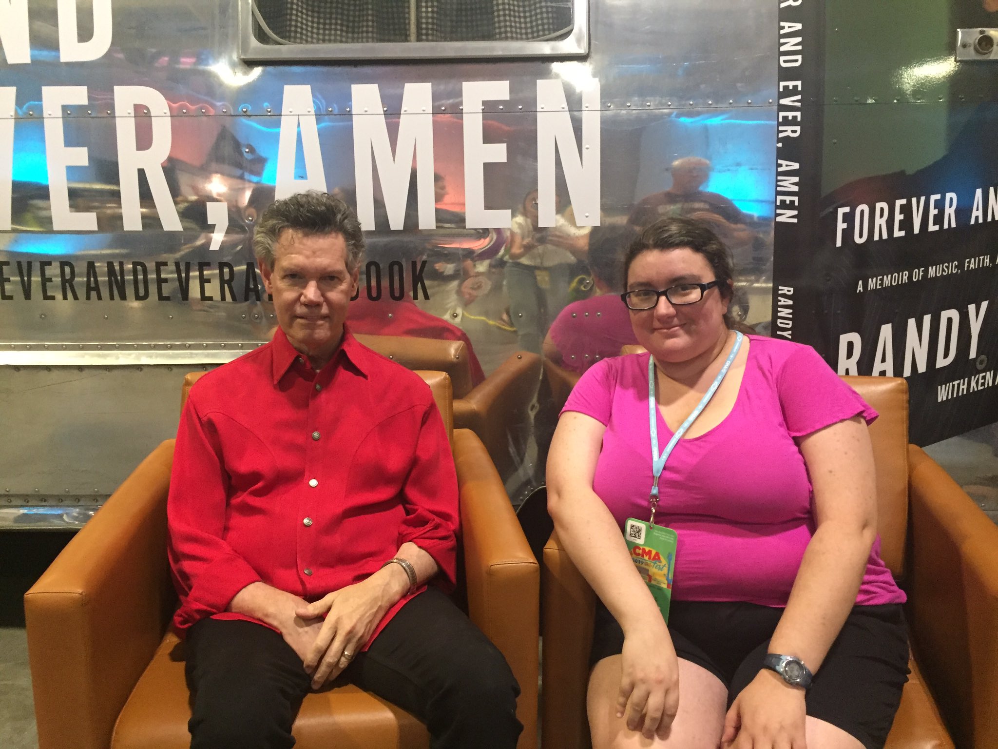 Happy Birthday Randy Travis! It was an honor meeting him at cmafest last year! 